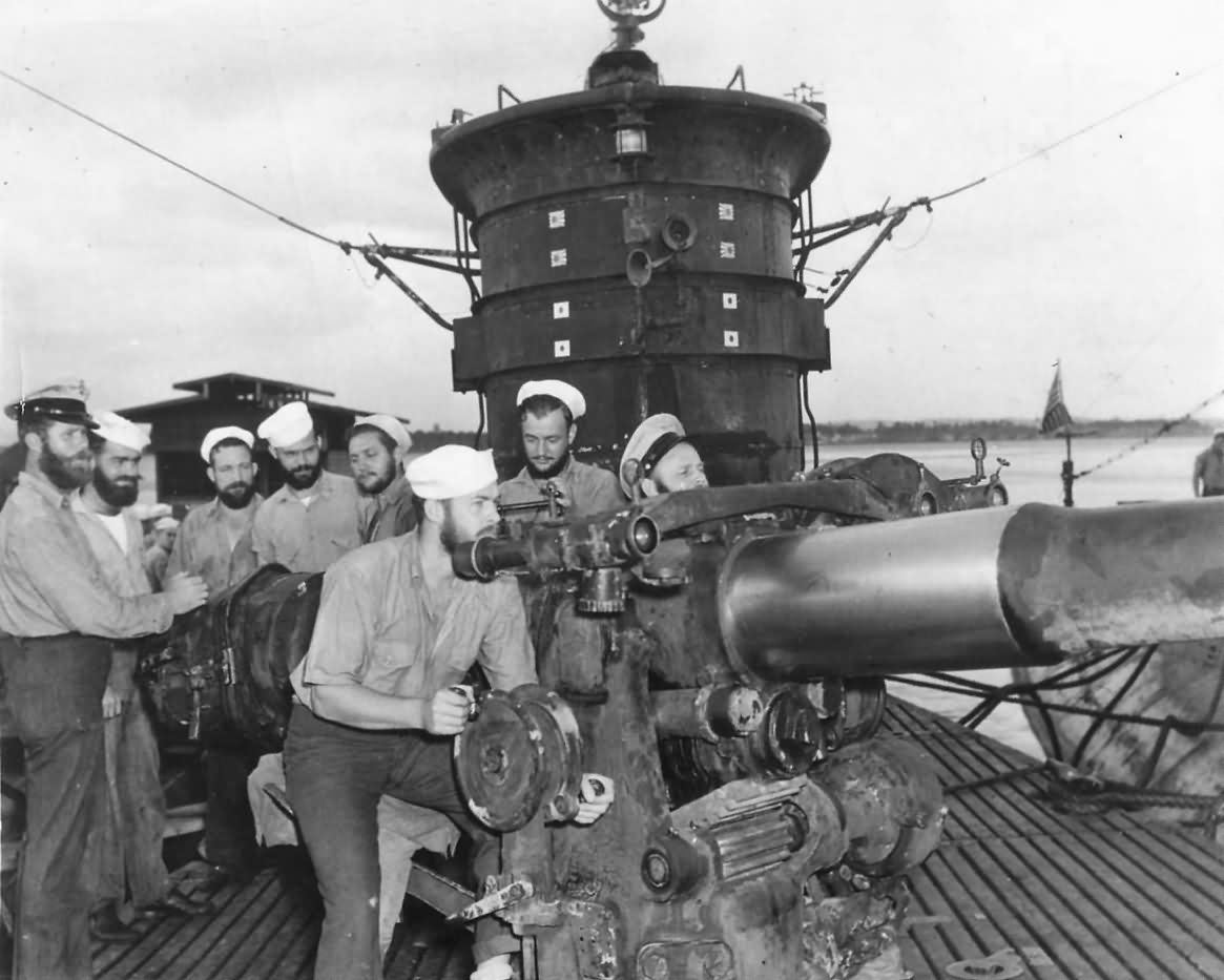 Crew on deck as submarine USS S-44 (SS-155) returns from patrol 1943