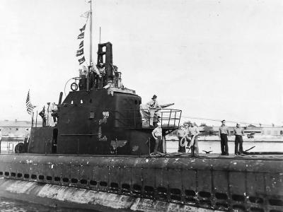 LCdr Burlingame and Crew on Submarine USS Silversides SS-236 1943