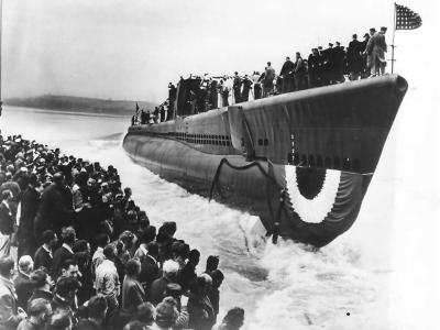 Launch of Balao class submarine USS Sea Owl SS-405 at Portsmouth Navy Yard 7 May 1944