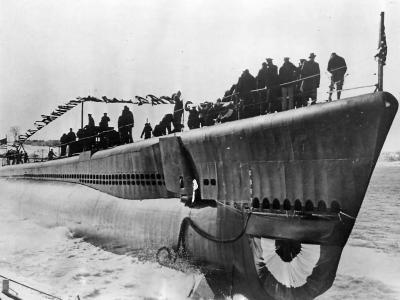 Launch of submarine USS Capelin SS-289