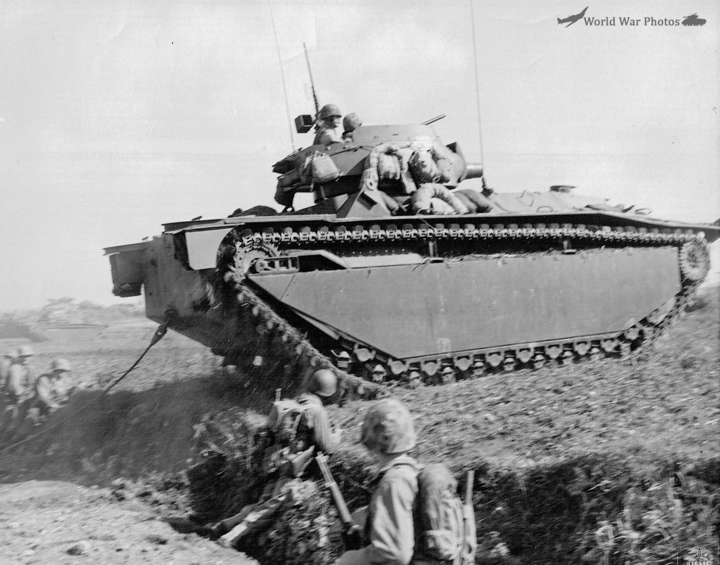 LVT A 4 Okinawa 1apr45