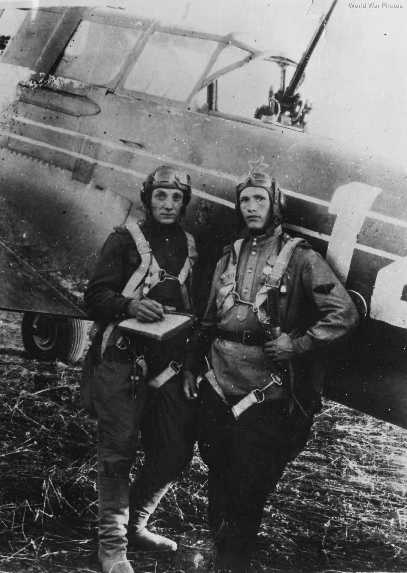 Il-2 and crew from 569 ShAP August 1944