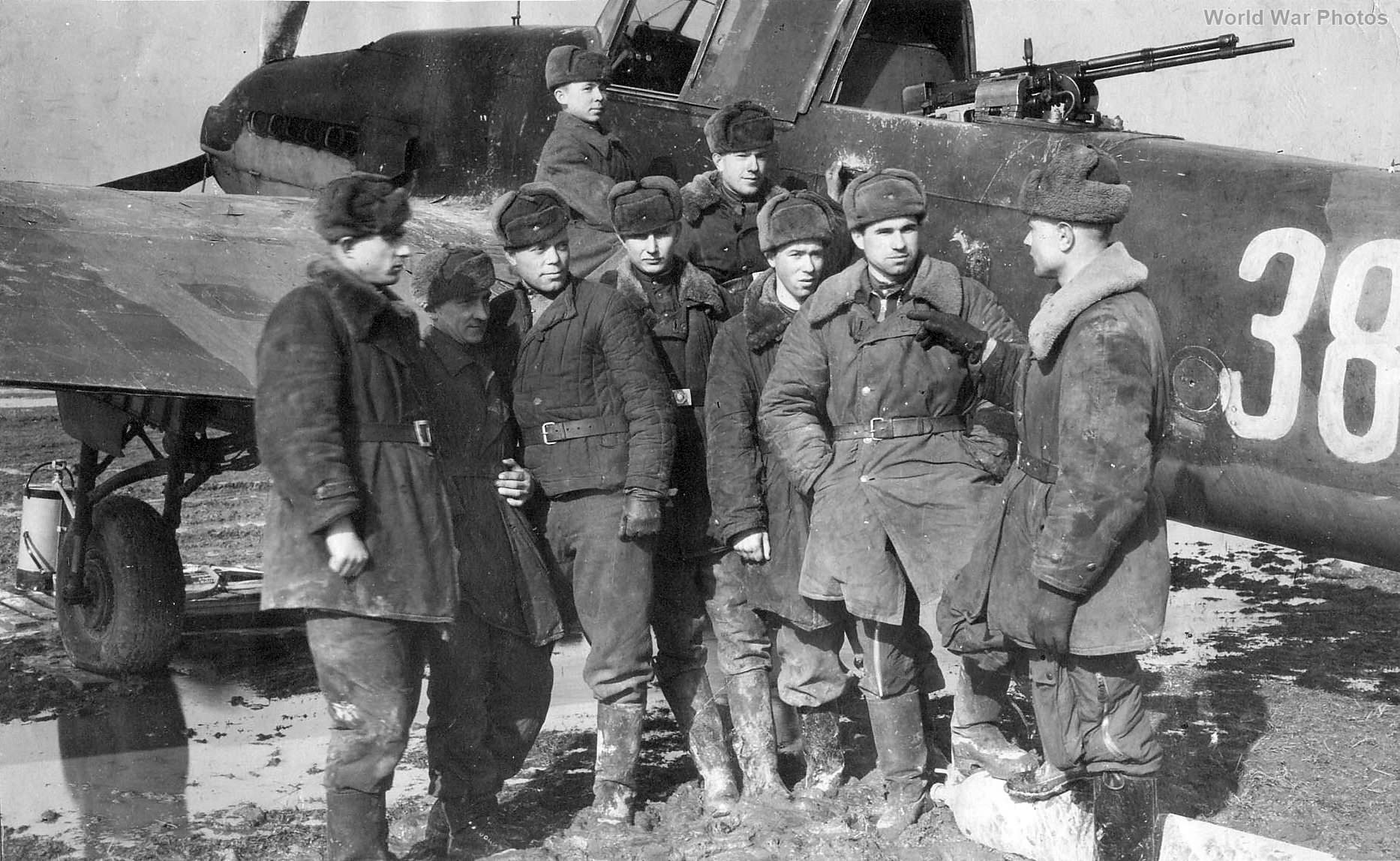 Il-2 „White 38” of the 820 ShAP