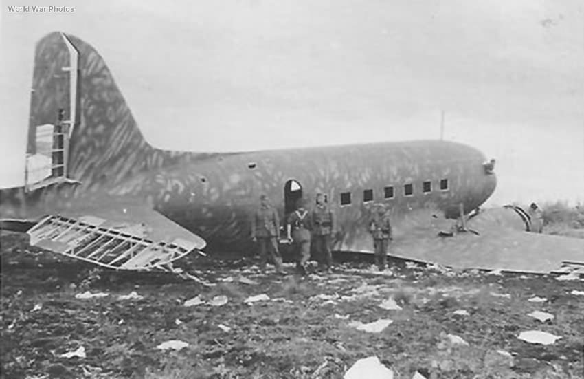 Germans posing with destroyed Li-2
