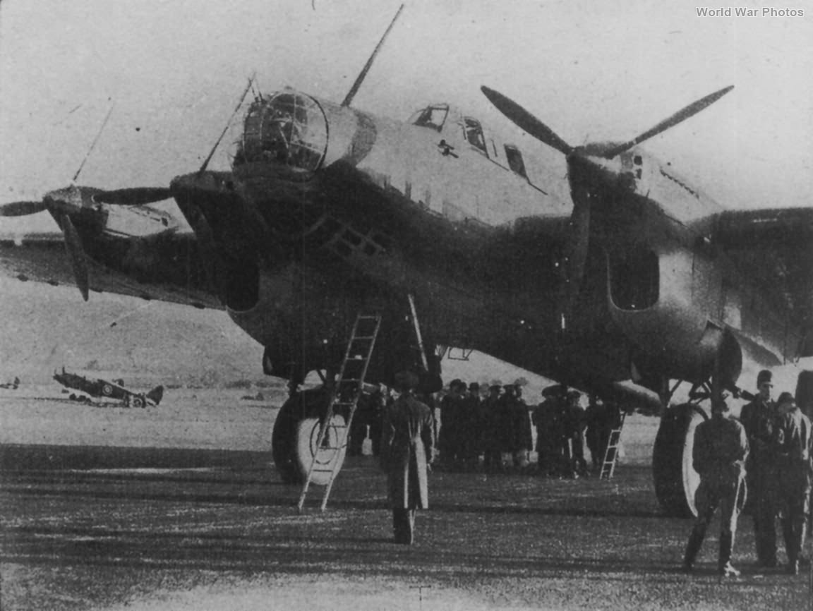Molotov’s Petlyakov Pe-8 42066 at RAF Pealing 20 May 1942