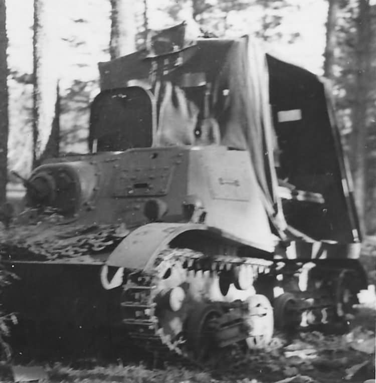 Russian Artillery Tractor T-20 Komsomoletz 5