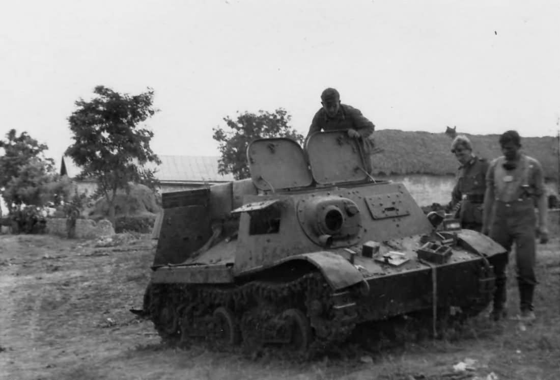 T-20 Komsomoletz artillery tractor