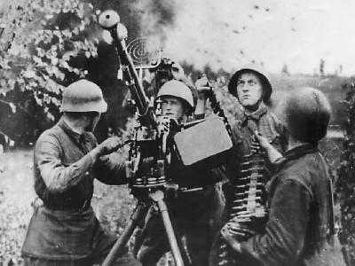 Russian anti aircraft crew manning DShK