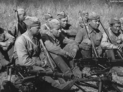 Soviet soldiers 24
