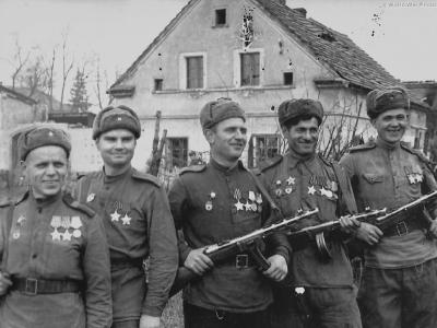 Soviet soldiers 40