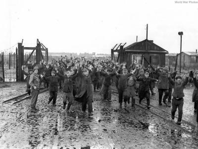 U.S. 9th Army liberates Russian prisoners from Stalag 326