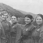 6 Women surgeons with medals 1944