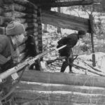 Soviet soldiers with SVT-40