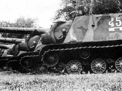 ISU152 guns from 374yh Guards Heavy Self-propelled Gun Regiment Lvov 1944