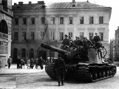 ISU-152 in Lvov 1944