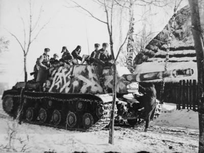 ISU-152 „Zveroboy” with winter camo