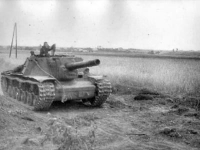 SU-152 „Zveroboy”