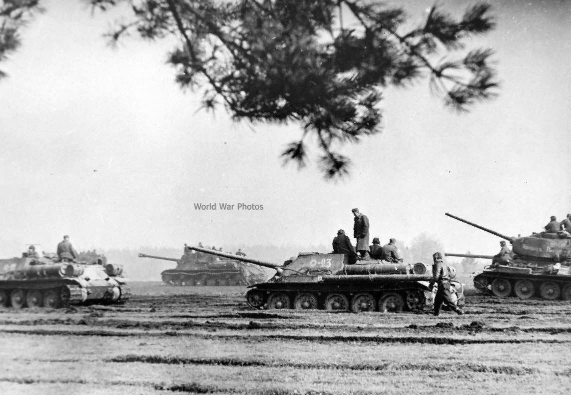 SU-85, ISU-122S and T-34-85 of the 7th Guard Tank Corps, Germany Spring 1945