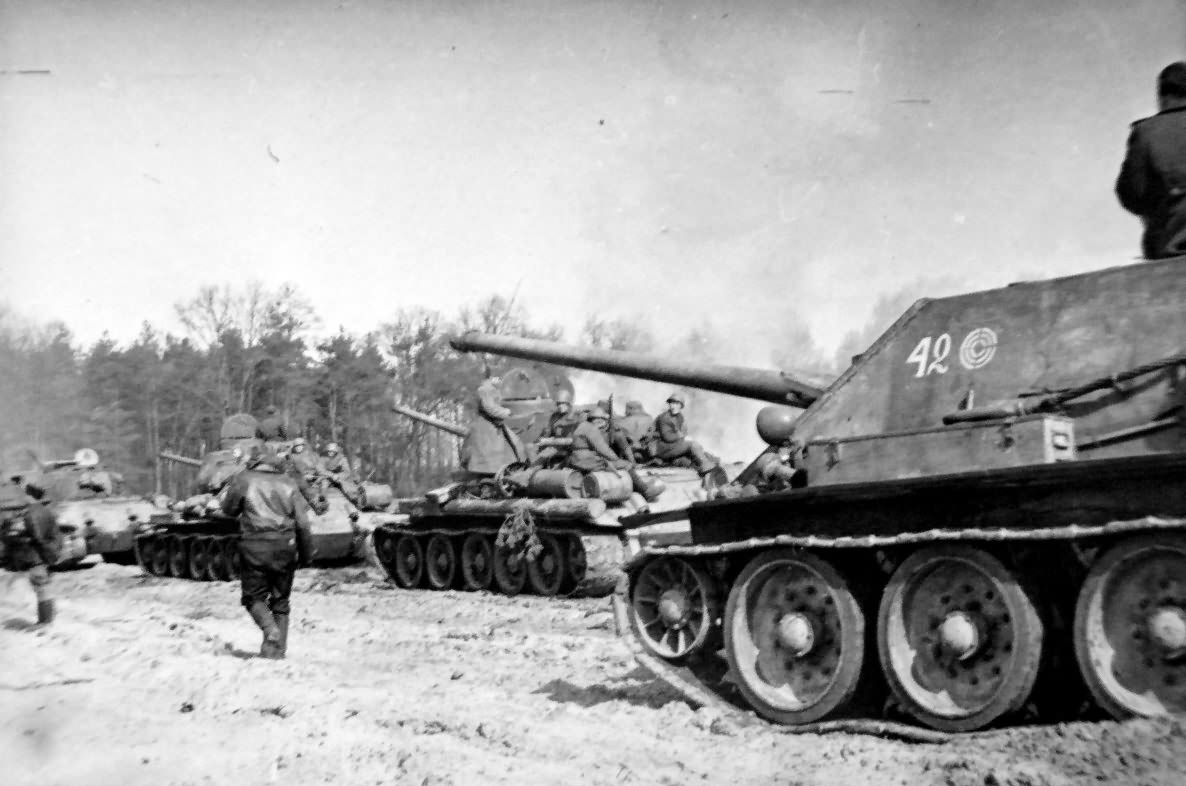 SU-85 and T-34-85 of the 9th Mechanized Corps