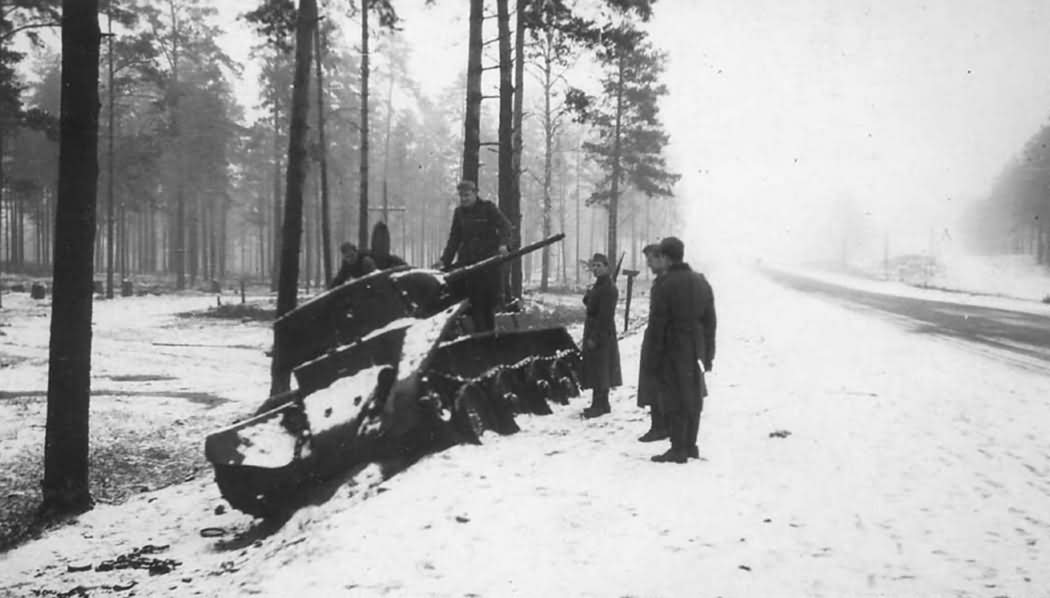 Soviet tank BT-7 eastern front winter