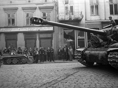 IS-2 in Rzeszow, Poland August 1944