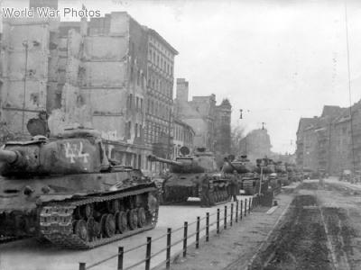 IS-2 tanks in Berlin 1945