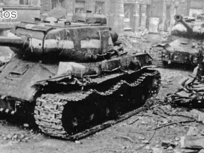 Heavy tanks IS-2 Berlin 1945 3
