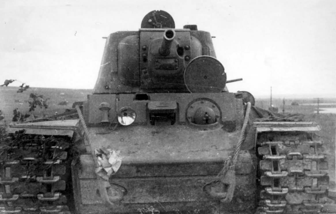 Tank KV-1 model 1942 front view
