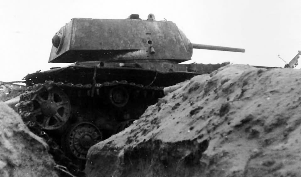 KV-1 heavy tank 7