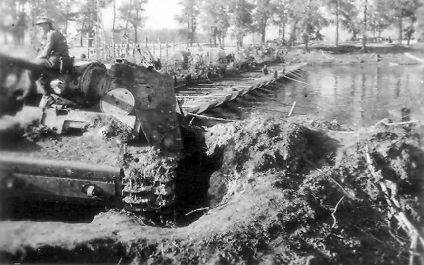 Soviet heavy tank Kliment Voroshilov KV-1 9