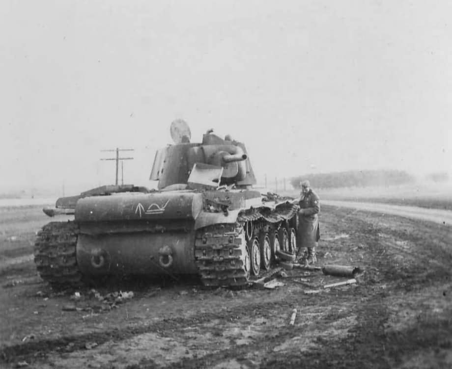 KV1 heavy tank eastern front 1