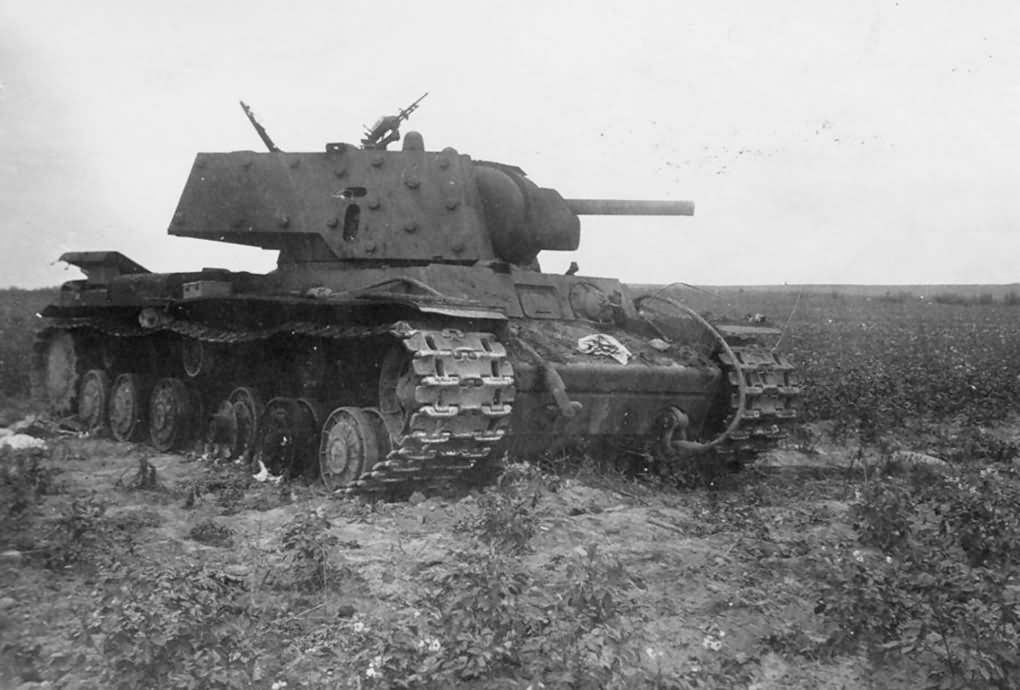 KV1 heavy tank destroyed 7 | World War Photos