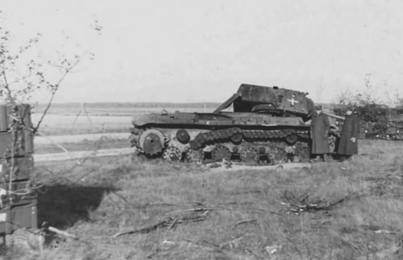 knocked out tank KV1