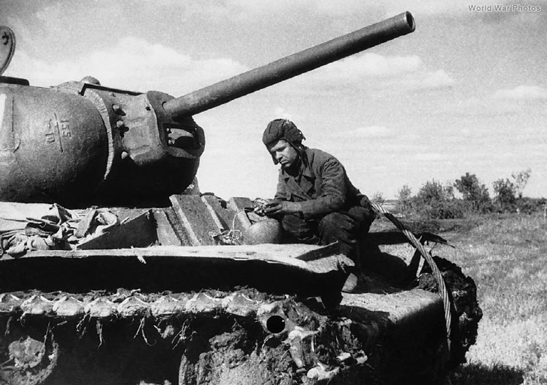 Советский танк 1943 года. Кв 1 Курская дуга. Танк кв 1 с 1943. Танк кв 1 Курская битва. Советский танк кв-1 1942г с экипажем.