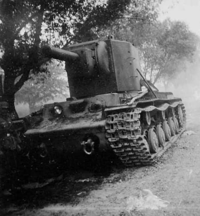 Tank KV2 Eastern Front 1941 5
