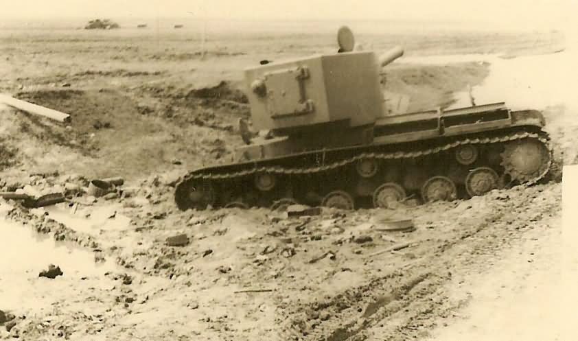KV-2 stuck in a mud
