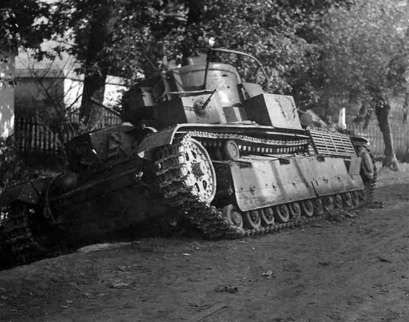 soviet tank T-28 17