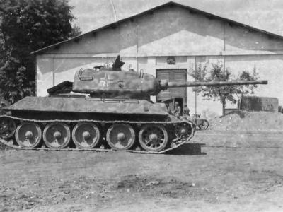 German T-34/85 Panzerkampfwagen T-34 747(r)