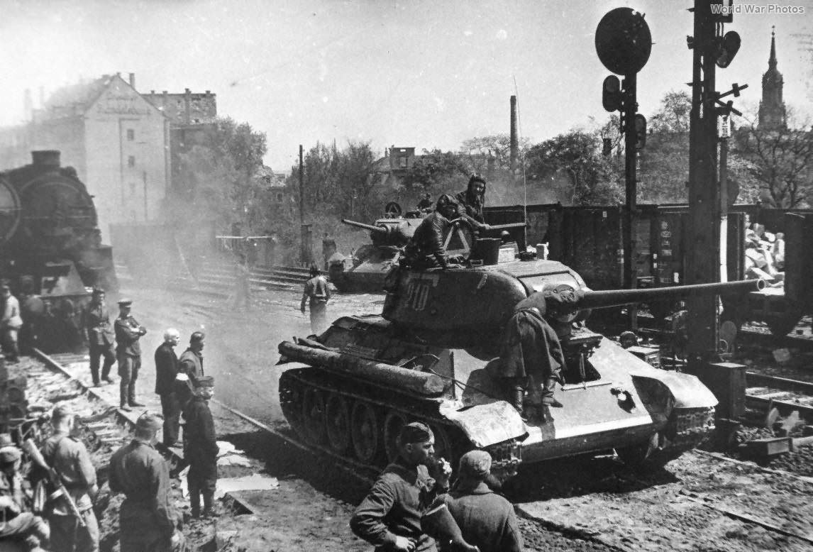 T-34/85 tanks in Dresden 1945