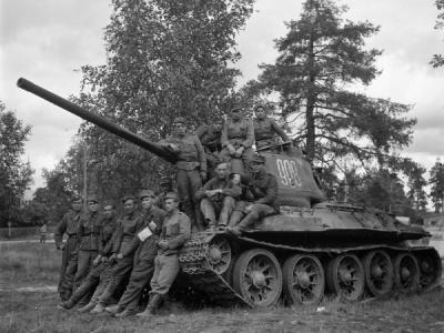 Captured T-34-85 code 988 Finland