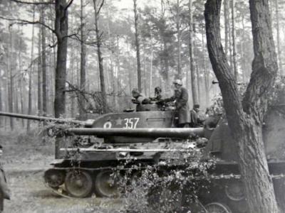 T-34-85 white 357 from 7th Guards tank corps. Tank number