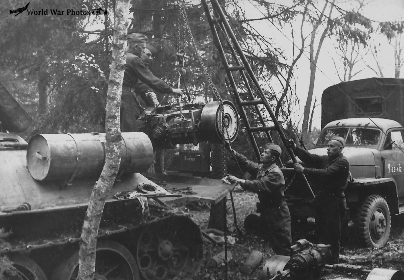 T-34-85 transmission