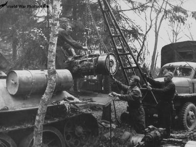 T-34-85 transmission