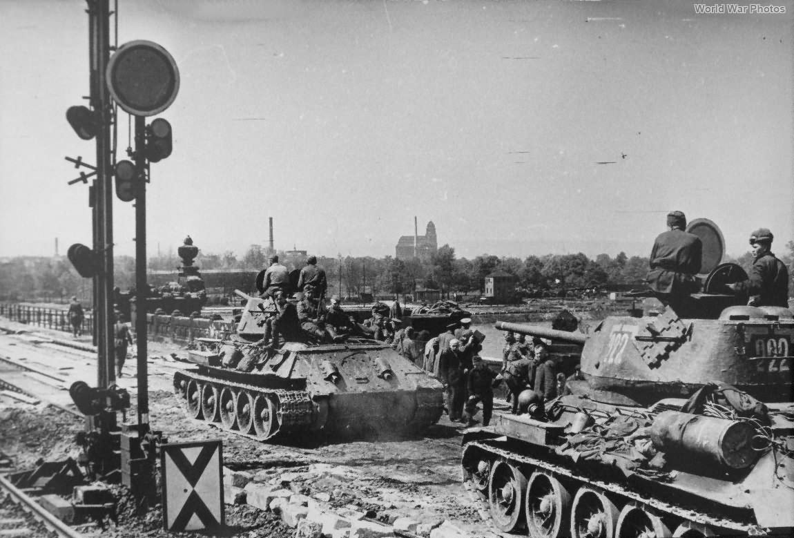 T-34/76 and 85 Dresden 1945
