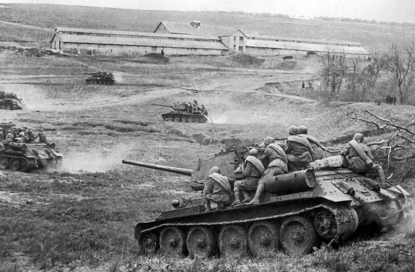 T-34-85 tanks from 3rd Ukrainian Front, April 1944 2