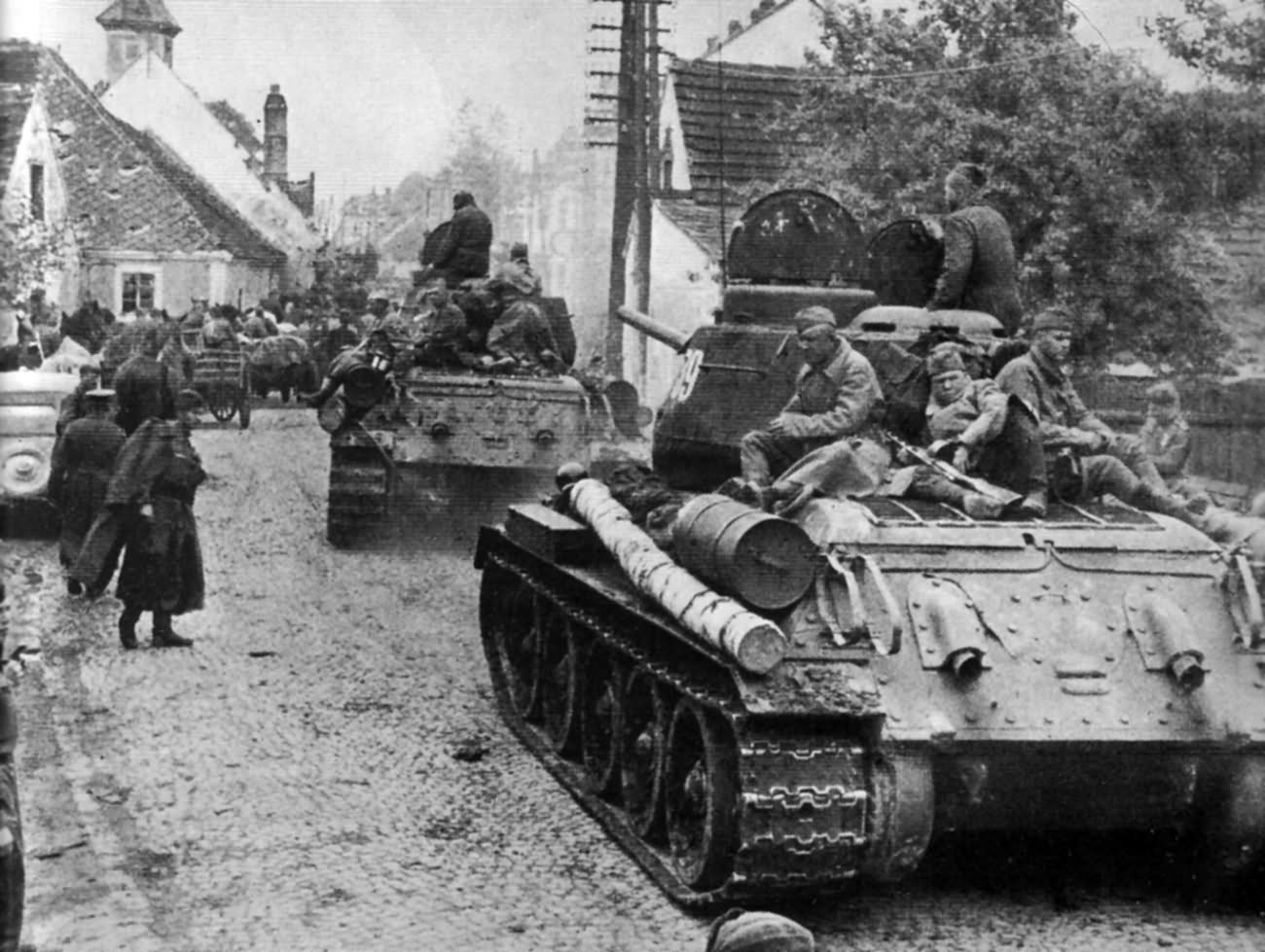 T-34-85 tanks St. Pölten, Austria 1945