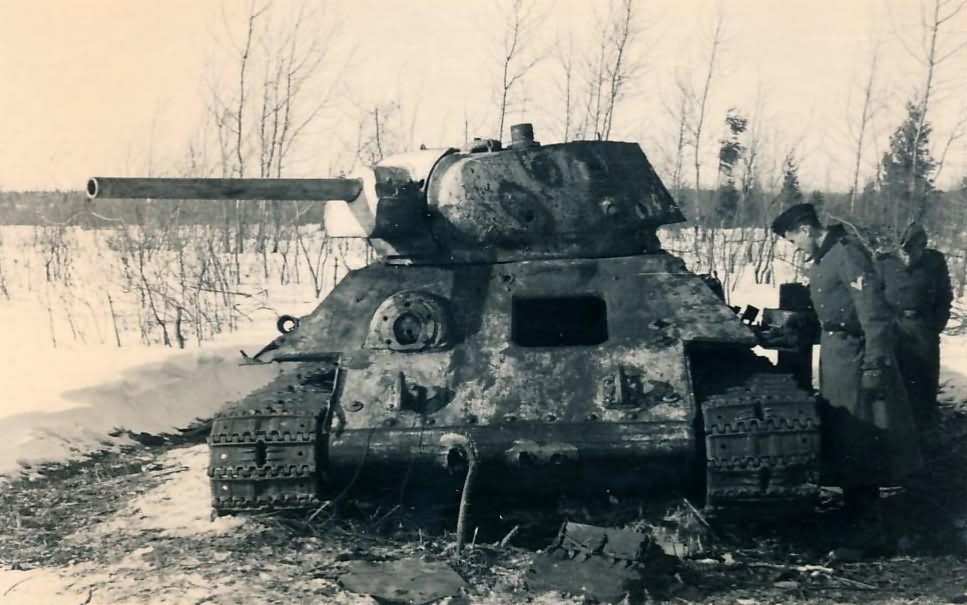 T-34 medium tank winter 4