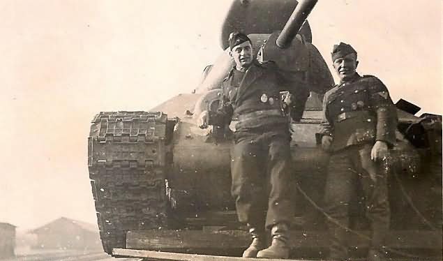 T-34 tank and Wehrmacht soldiers 25