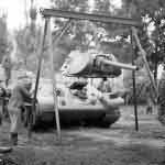T-34 tank maintenance