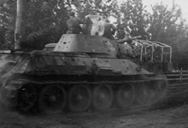 T-34/76 tank in german Wehrmacht service 50